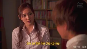 ở nhà làm bài tập cũng không yên với nhỏ bạn thân chuyên “chăn chuối”