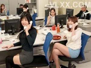Chị dâu tôi tắm, tôi không thể không tắm